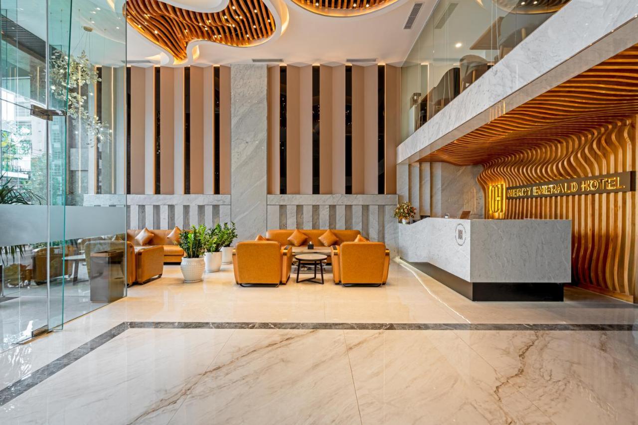 Mercy Emerald Hotel Da Nang Exterior foto