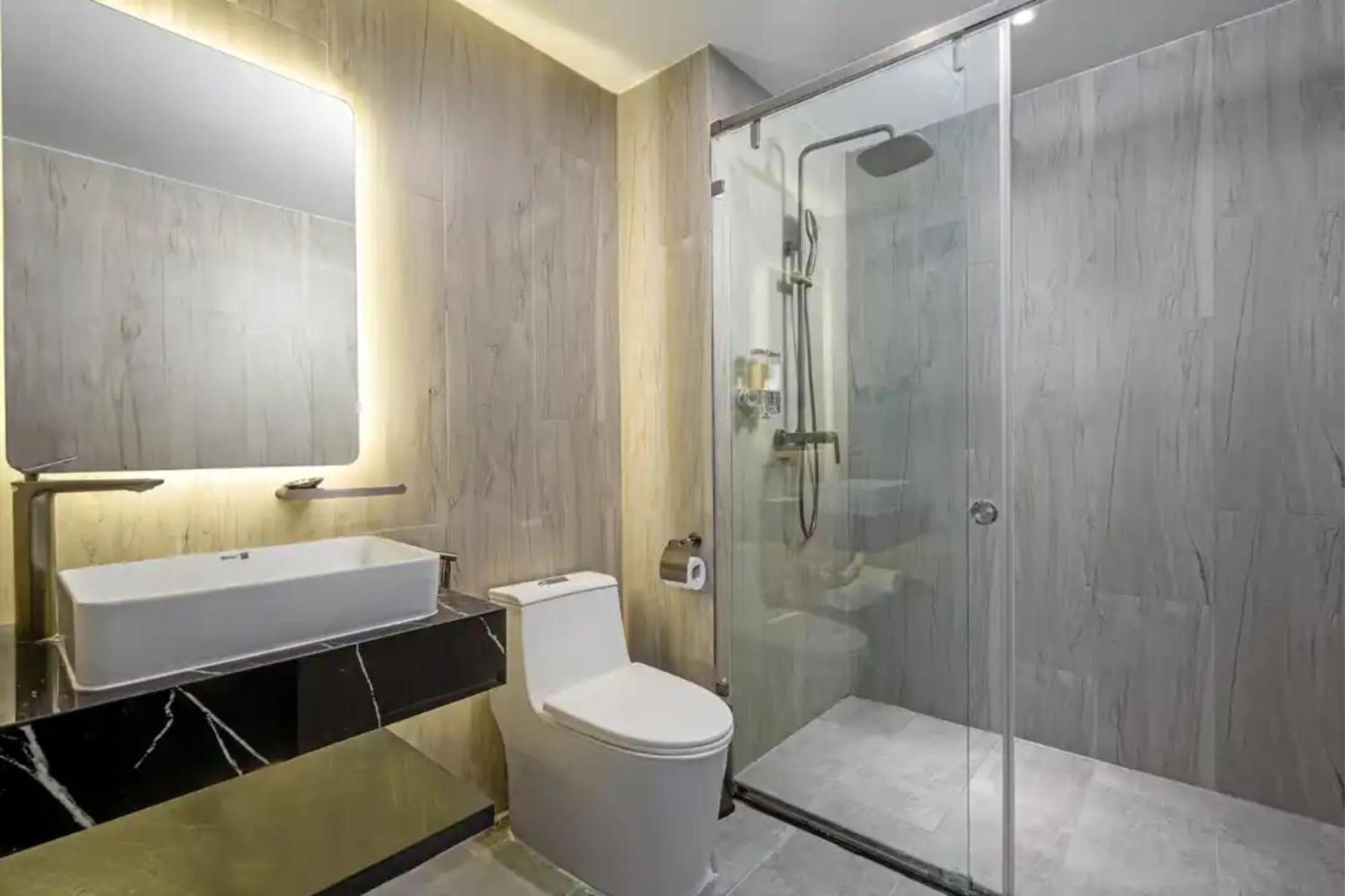 Mercy Emerald Hotel Da Nang Exterior foto