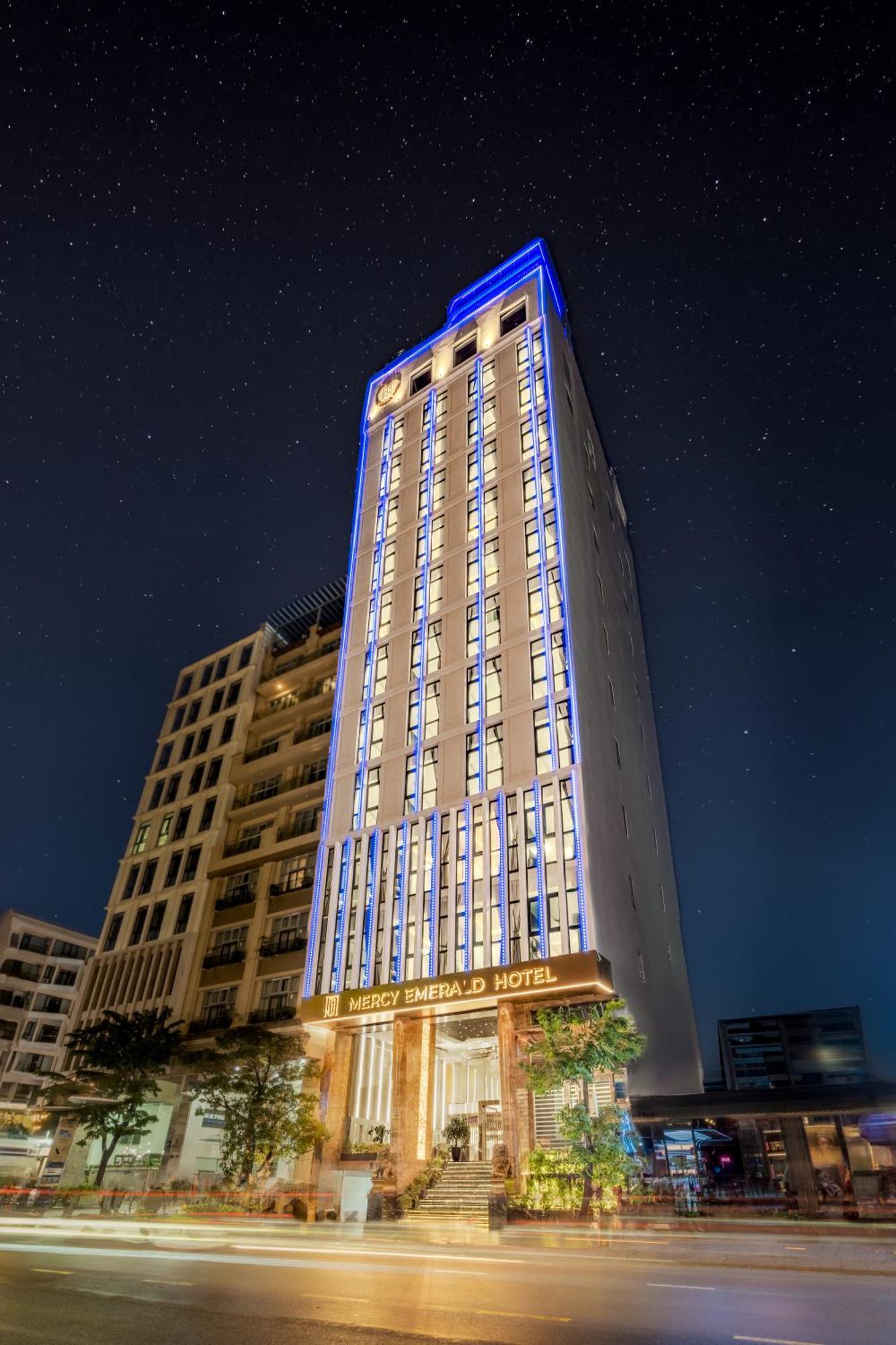 Mercy Emerald Hotel Da Nang Exterior foto