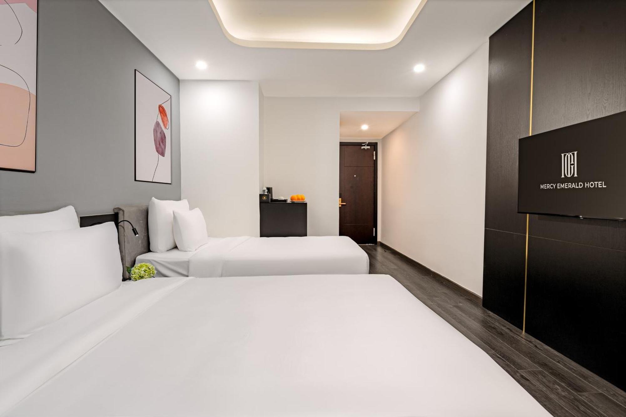 Mercy Emerald Hotel Da Nang Exterior foto